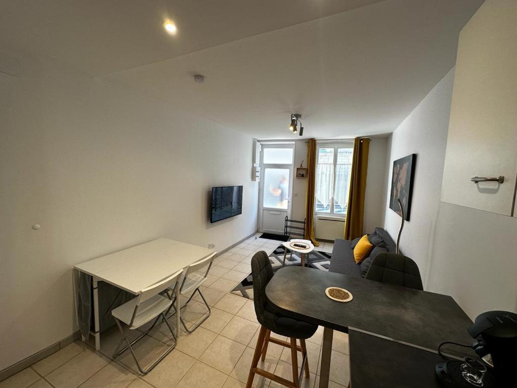 Le Saint Maixent, Maison De Ville, Baby Foot, Wifi Esterno foto
